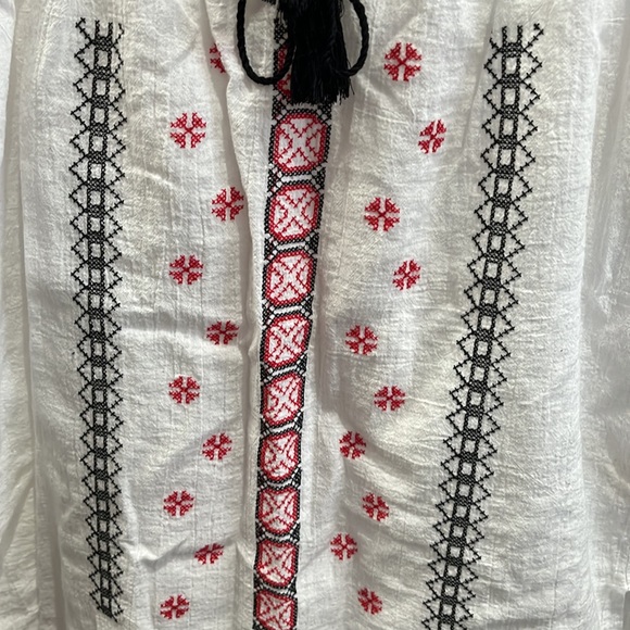 NWOT Boho top with embroidery - Picture 5 of 11